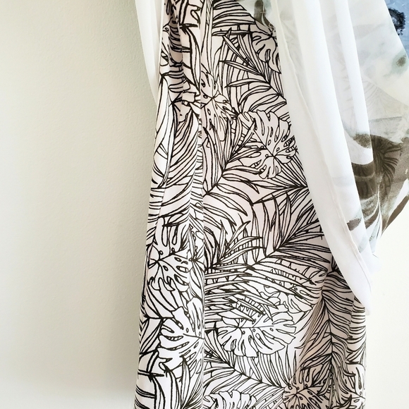 2/$35 Cleo Sheer Layered Tropical Print Summer Top Size M EUC - Picture 5 of 15